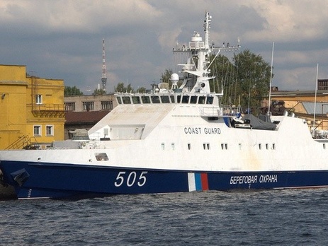 Погранслужба ФСБ по Крыму направила судно для защиты буровых установок 