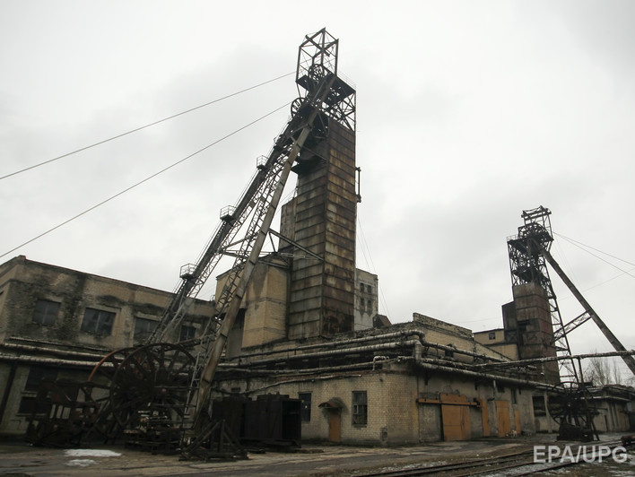 Посредники, поставляющие в Украину уголь из зоны АТО, связаны с Медведчуком &ndash; СМИ