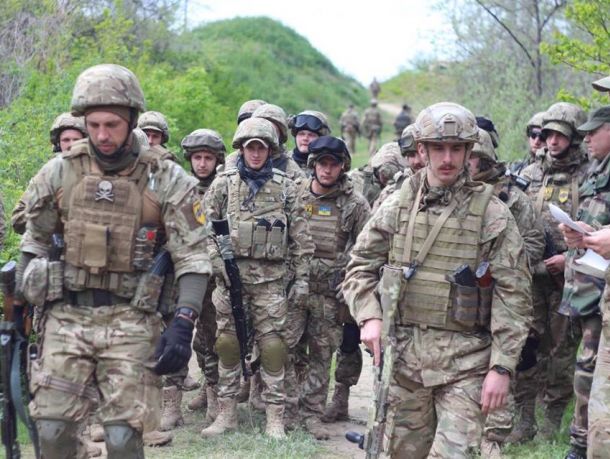 Саакашвили: В Одессу прибыли первые 300 нацгвардейцев из полка "Азов"