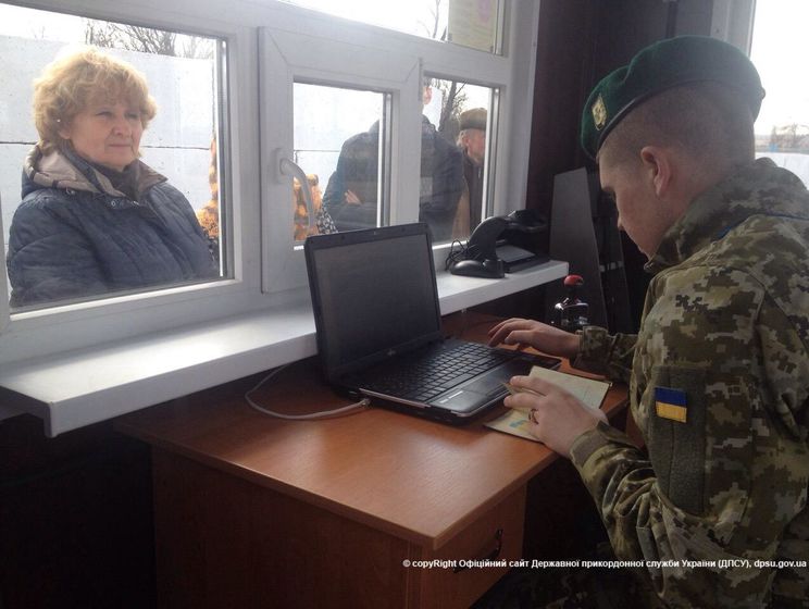 Луганская обладминистрация: Террористы обстреляли пункт пропуска в Станице Луганской