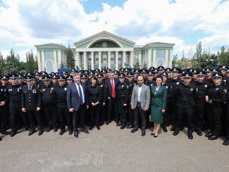Аваков: Более половины полицейских Лисичанска, Северодонецка и Рубежного имеют высшее образование