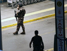 Двое террористов-смертников в аэропорту Стамбула имели российские паспорта – СМИ