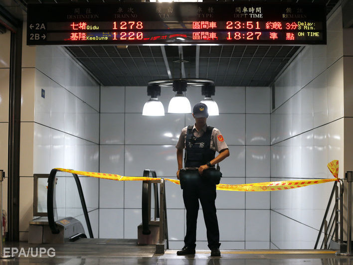 В результате взрыва в метро столицы Тайваня пострадали 24 человека