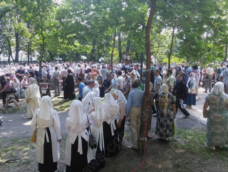 Нацполиция: Около 4,5 тыс. участников крестного хода УПЦ МП прибыло на Владимирскую горку в Киеве