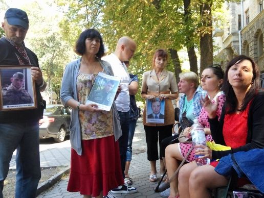 Матери пленных заявили, что прекращают голодовку и едут в Донецк