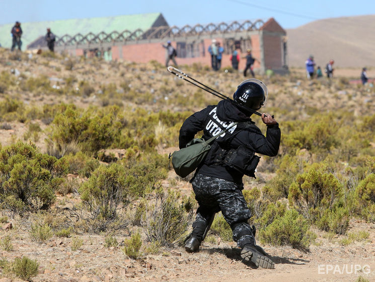 Бастующие шахтеры в Боливии убили замглавы МВД