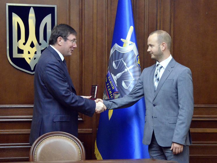 Луценко наградил прокурора, руководящего международной следственной группой по расследованию гибели МН17