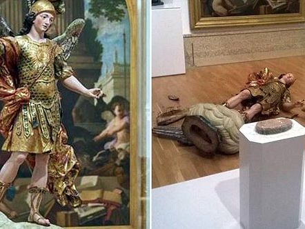 В Португалии турист разбил в музее статую 18 века в попытке сделать селфи