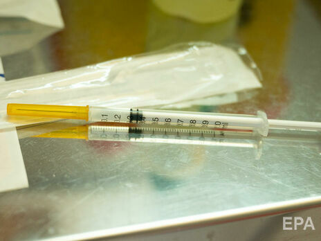 Во Франции шести детям ошибочно ввели двойную дозу вакцины от коронавируса