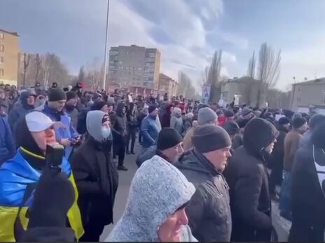 Жители захваченного оккупантами Мелитополя вышли на митинг с требованием освободить мэра