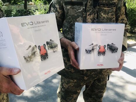 Бойцы ВСУ и НГУ получили дроны и бронежилеты от компании 