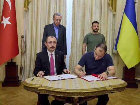 Україна підписала з Туреччиною меморандум про її участь у повоєнній відбудові країни