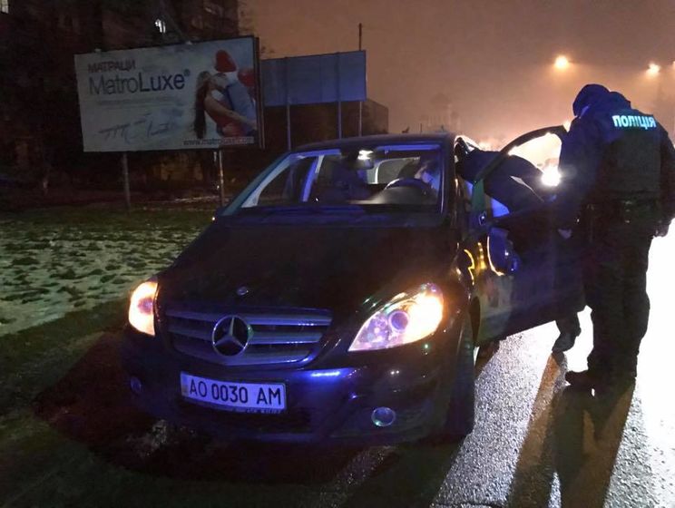 В Ужгороде нетрезвый сотрудник СБУ на пешеходном переходе наехал на двух иностранцев