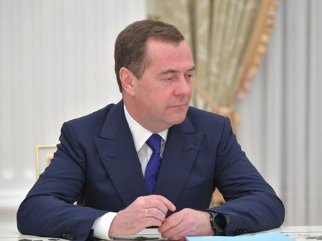 Петрулевич: Медведев без стакана, наверное, не делает никаких заявлений