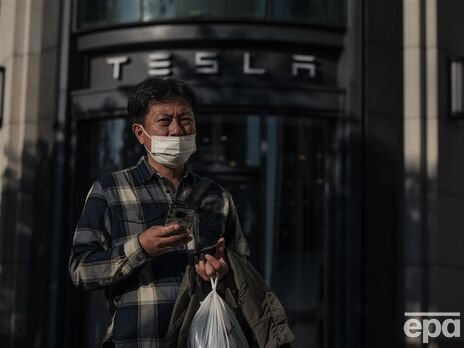 У Китаї власники Tesla вийшли на протести через зниження цін на ці автомобілі