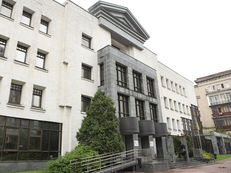 ВАКС приговорил за взяточничество к 8,5 года лишения свободы главу суда в Киевской области. СМИ назвали его имя
