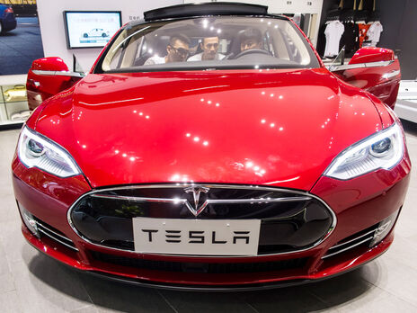 Tesla відкликала понад 1 млн проданих у Китаї автомобілів через проблеми з гальмами