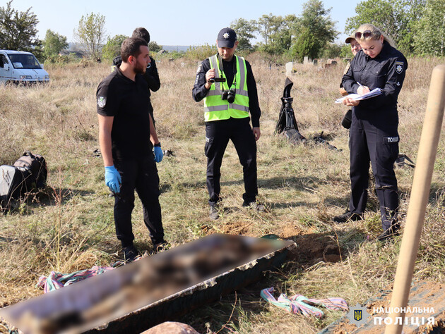 В Харьковской области эксгумировали тело замученного россиянами мужчины
