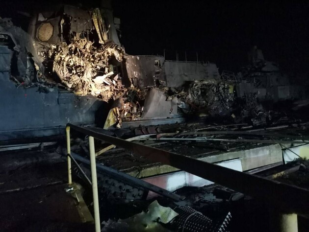 ВСУ показали фото поврежденного в Керчи российского корабля 