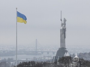 В Киеве выпал первый снег, Укргидрометцентр предупреждает о сильных снегопадах на выходных. Фоторепортаж