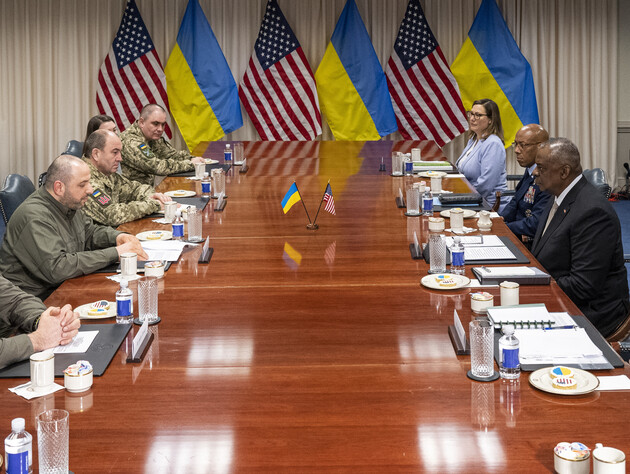 Украина на закрытой встрече запросила у США вертолеты Apache и Black Hawk, истребители F-18, самолеты Globemaster, а также сложные системы ПВО THAAD – СМИ 