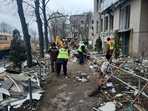 Кількість поранених унаслідок ракетної атаки на Україну сягнула 130, пошкоджено понад 250 цивільних об'єктів