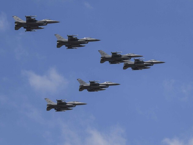 Передання Україні винищувачів F-16 із Данії затримується на пів року – ЗМІ