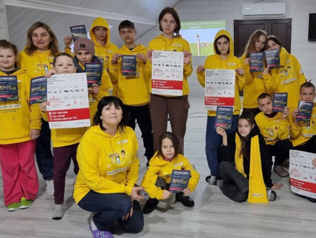 Діти, яких незаконно вивезли у РФ, після повернення в Україну пройшли майстер-клас із мінної безпеки від Фонду Ріната Ахметова