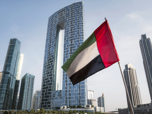 Крупные банки ОАЭ ограничили расчеты с РФ и стали закрывать счета клиентов – СМИ