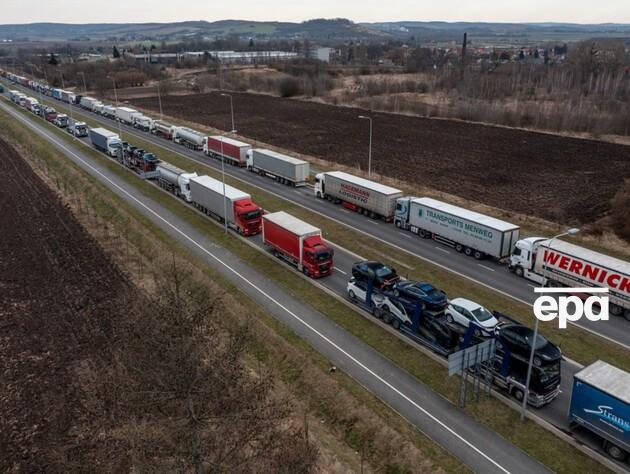 Украина провела срочные переговоры с Польшей из-за блокирования пассажирского транспорта на границе