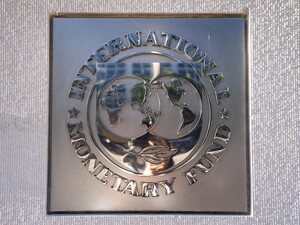 Украина получила от МВФ новый транш на $880 млн – Шмыгаль