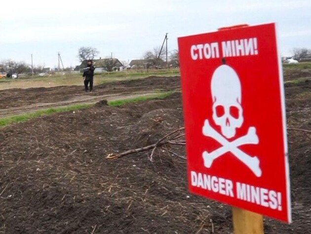 Два человека подорвались на российской мине в Херсонской области, один погиб, второму оторвало ноги – ОВА