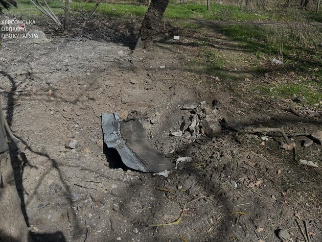 Окупанти скинули вибухівку із дрона в Бериславі, поранено медсестру – прокуратура