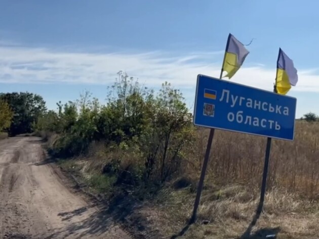 В Луганской области во время раздачи гуманитарной помощи полицейские попали под обстрел 