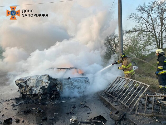 В Запорожье в результате ДТП погибли два человека, на месте был пожар – ГСЧС