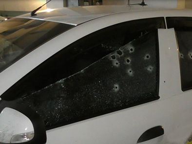 В Днепре неизвестные расстреляли автомобиль охранной фирмы: один человек погиб, двое ранены