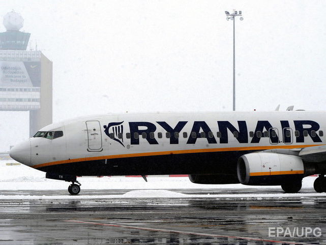 Самолет Ryanair, на борту которого объявляли тревогу, сел в Лондоне