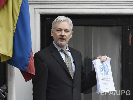 Кандидат в президенты Эквадора намерен "вежливо попросить" Ассанжа покинуть посольство страны в Лондоне