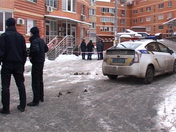 В Киеве с седьмого этажа выпали женщина и маленький ребенок &ndash; полиция