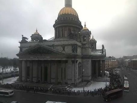 Активисты устроили акцию протеста в защиту Исаакиевского собора от РПЦ