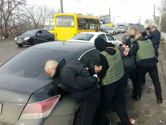 В Кропивницком мужчина получил ножевое и огнестрельное ранения – полиция