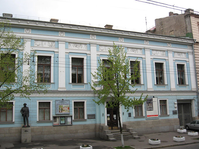 Киевсовет вернул Музею русского искусства название Киевская национальная картинная галерея