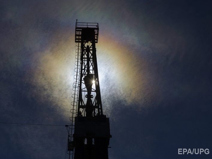 Нефть Brent подешевела на $1,2 с открытия торгов