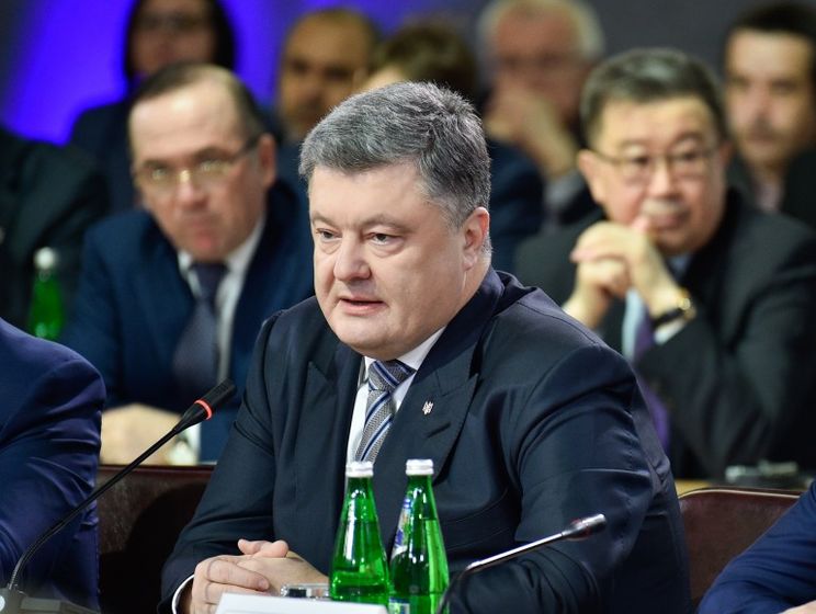 Порошенко: Обмежений обмін товарами може відновитися, щойно РФ та її маріонетки повернуть Україні вкрадені заводи