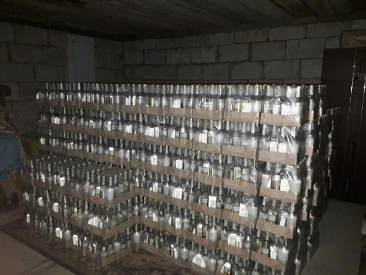 Полиция остановила производство фальсифицированной водки во Львовской области с оборотом до 0,5 млн грн в сутки