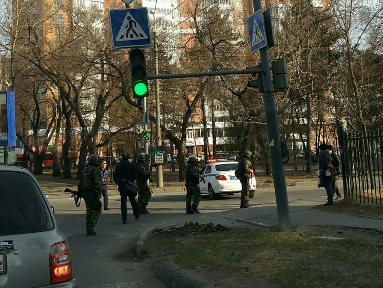 В ФСБ заявили, что напавший на управление спецслужбы в Хабаровске связан с неонацистами