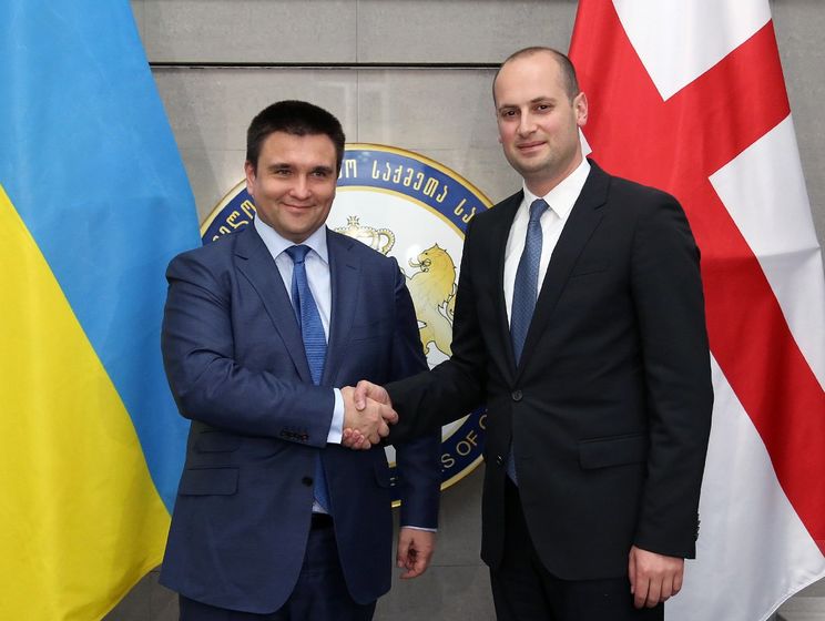 Украина и Грузия просят мир поддержать их целостность – главы МИД