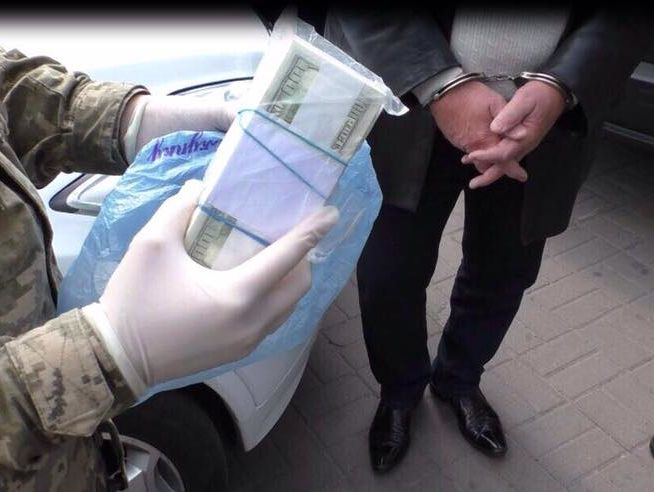 В Киеве задержали группу вымогателей, требовавшую от предпринимателя $1,3 млн якобы для генпрокурора &ndash; Луценко