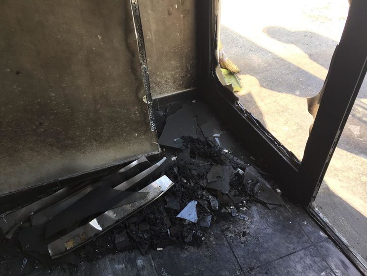 Поджог офиса Оппозиционного блока в Днепре полиция расследует как умышленное повреждение имущества