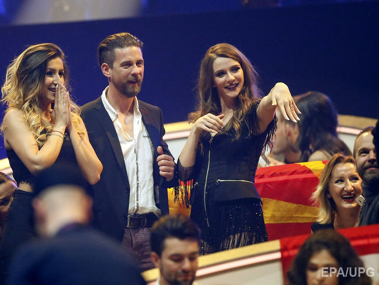 Участнице "Евровидения" от Македонии сделали предложение в прямом эфире. Видео